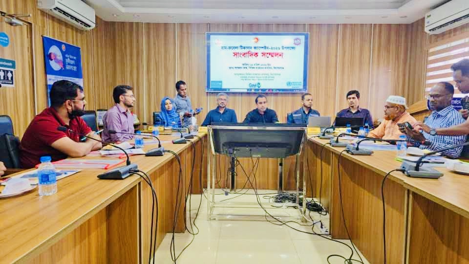কিশোরগঞ্জে হাম-রুবেলা প্রতিরোধে বৃহৎ টিকাদান ক্যাম্পেইন অনুষ্ঠিত।